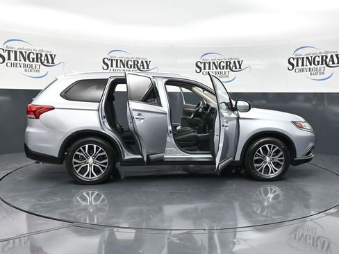 Used 2017 Mitsubishi Outlander ES FWD image 39