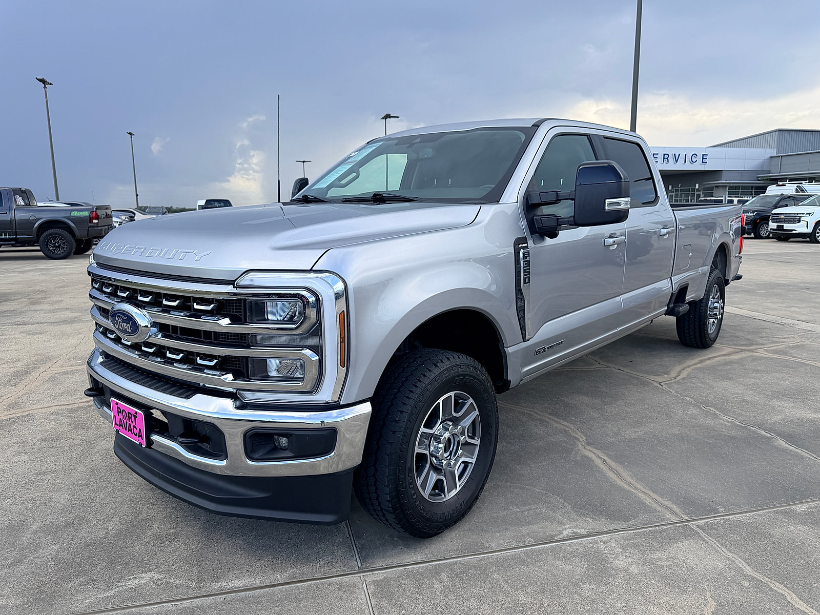 Used 2024 Ford F350 Lariat w/ FX4 Off-Road Package AWD/4WD image 3