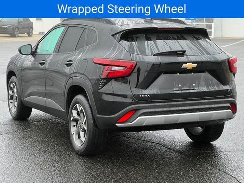 Certified 2024 Chevrolet Trax LT w/ LT Convenience Package image 10