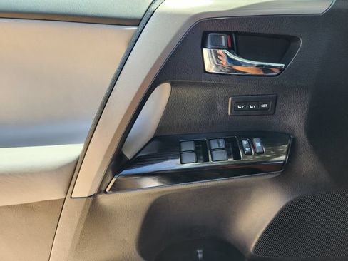 Used 2018 Toyota RAV4 Limited w/ Advanced Technology Package FWD image 24