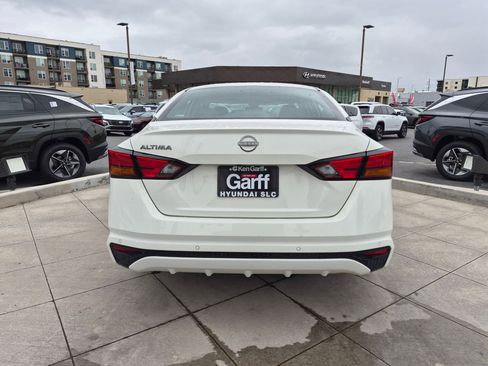 Used 2024 Nissan Altima 2.5 S FWD image 5