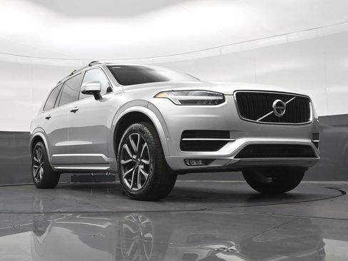 Used 2018 Volvo XC90 T5 Momentum w/ Convenience Package AWD/4WD image 29
