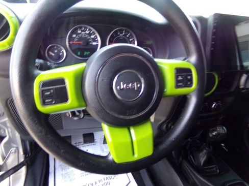 Used 2014 Jeep Wrangler Sport AWD/4WD image 7