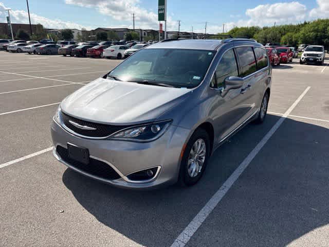 Used 2018 Chrysler Pacifica Touring-L w/ Premium Audio Group FWD image 1