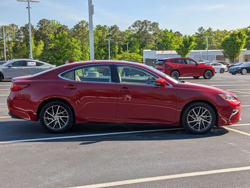 Used 2017 Lexus ES 350 w/ Luxury Package FWD image 11