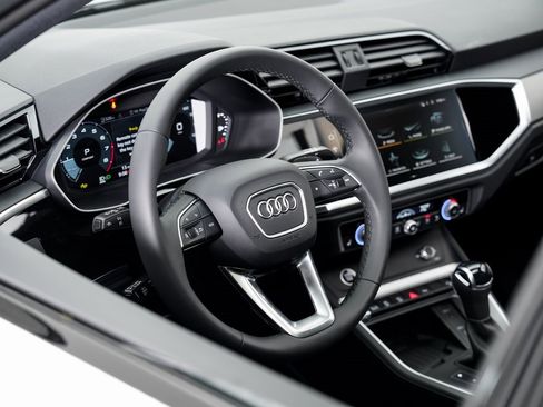 New 2025 Audi Q3 2.0T Premium image 9