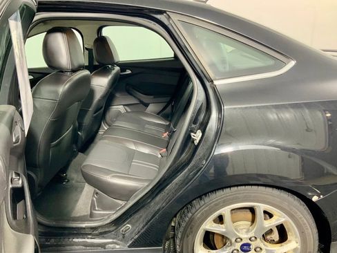 Used 2014 Ford Focus Titanium FWD image 16
