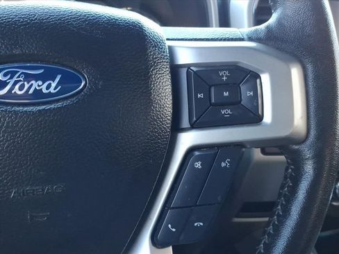 Used 2020 Ford F150 Lariat image 33