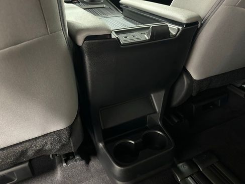 Used 2025 Toyota Sienna LE FWD image 49