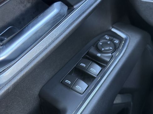 Used 2025 Chevrolet Silverado 1500 LT AWD/4WD image 11