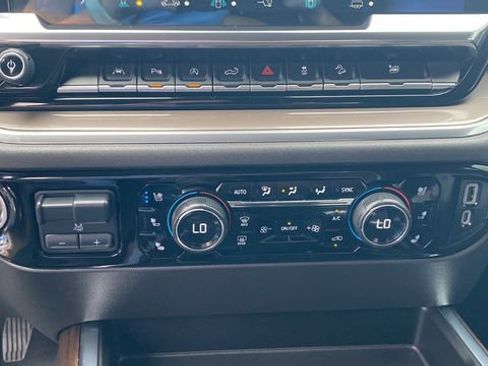 Used 2022 Chevrolet Silverado 1500 High Country w/ Technology Package image 20