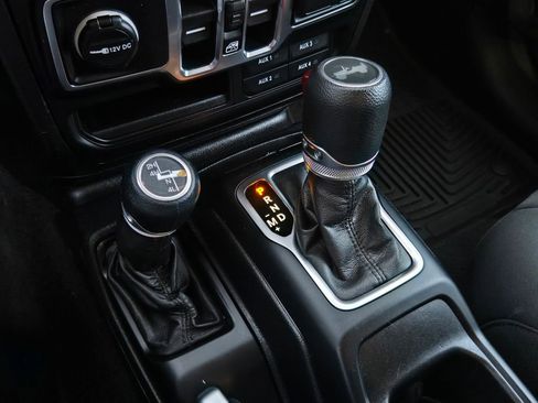 Used 2021 Jeep Wrangler Unlimited Sport AWD/4WD image 19