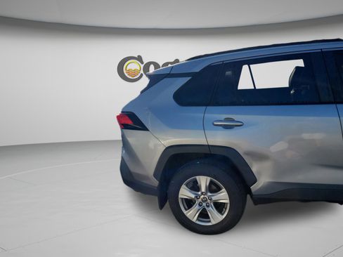 Used 2019 Toyota RAV4 XLE w/ Convenience Package FWD image 14