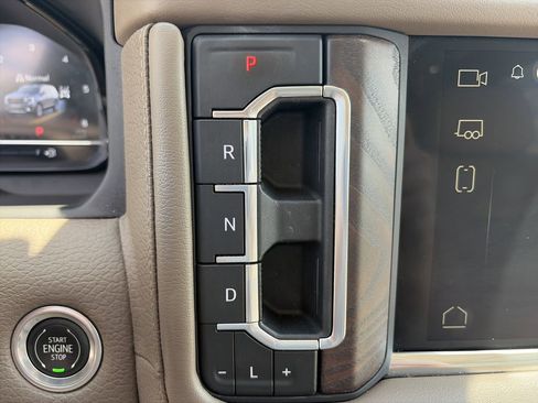 Used 2023 GMC Yukon Denali AWD/4WD image 30