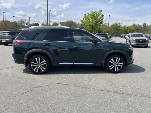 Certified 2024 Nissan Pathfinder Platinum w/ Lighting Package (N92) image 7