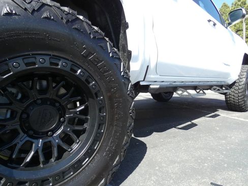 Used 2025 Toyota Tacoma SR5 image 21