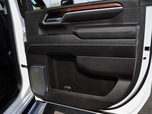 Used 2026 GMC Sierra 3500 Denali w/ Denali Reserve Package image 37