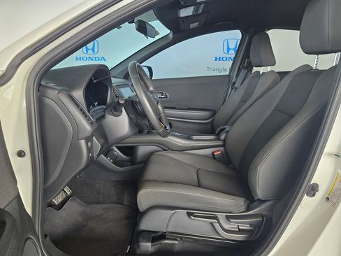 Used 2022 Honda HR-V Sport image 8