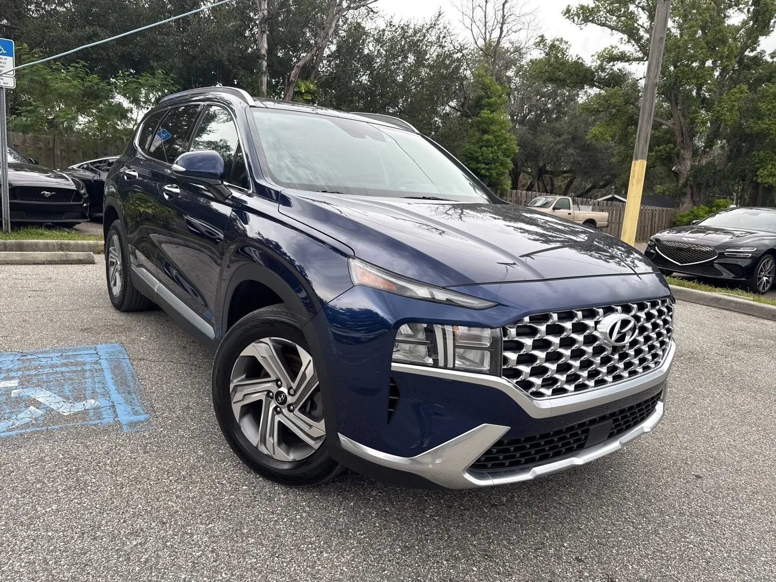 Used 2023 Hyundai Santa Fe SEL w/ Premium Package FWD image 5