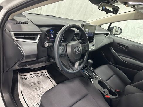 Used 2025 Toyota Corolla LE image 14