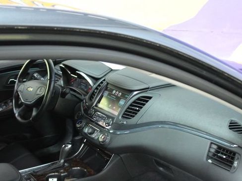 Used 2015 Chevrolet Impala LTZ FWD image 12