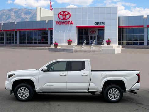 New 2026 Toyota Tacoma SR5 image 3