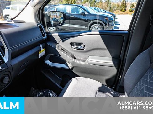 Certified 2025 Nissan Frontier SV image 47