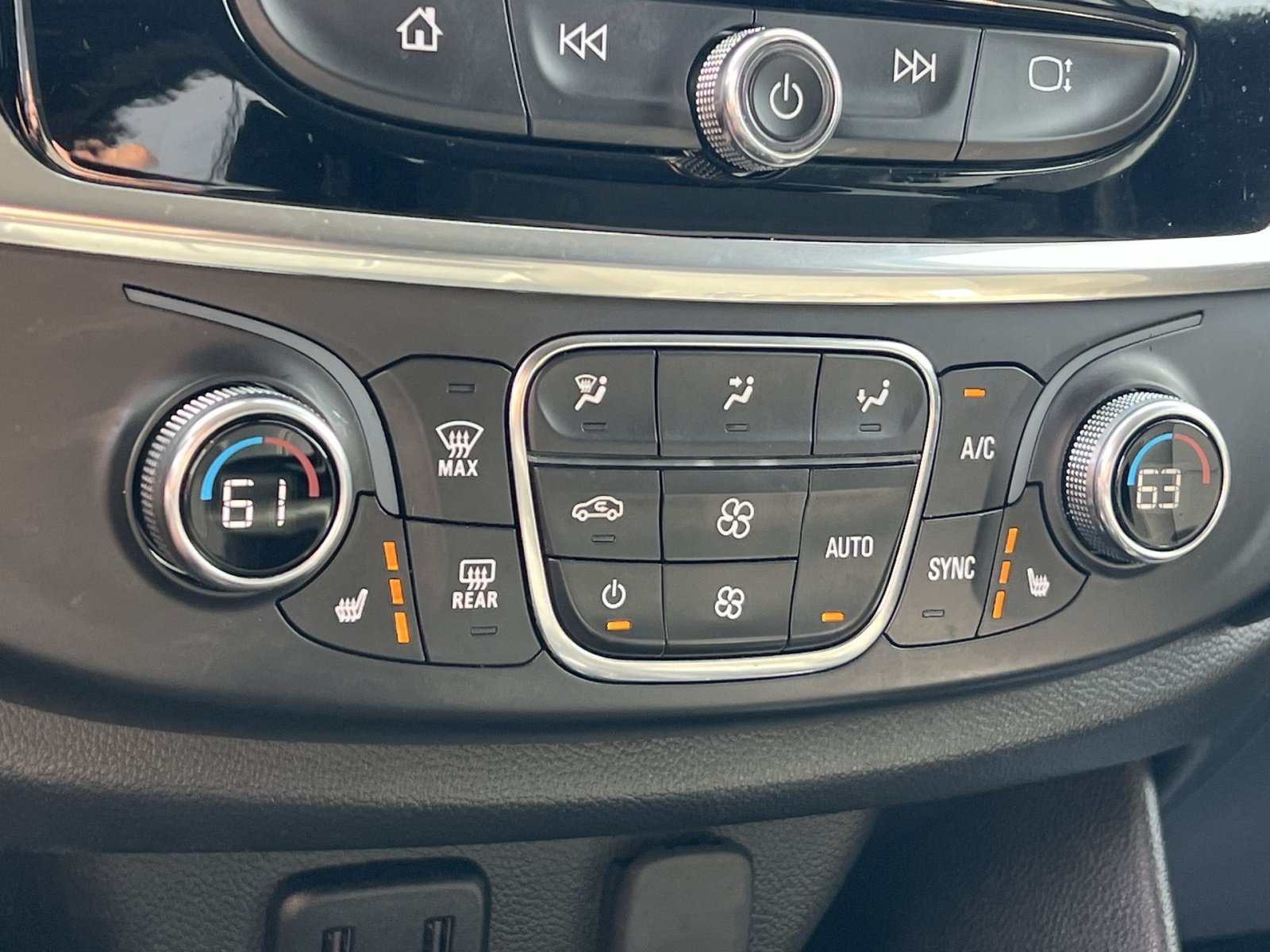 Used 2021 Chevrolet Traverse LT AWD/4WD image 20