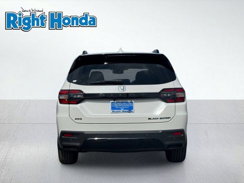 New 2026 Honda Pilot Black Edition image 5