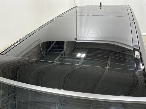 Used 2023 Rivian R1S Adventure image 13