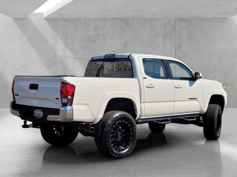 Used 2018 Toyota Tacoma SR5 image 4
