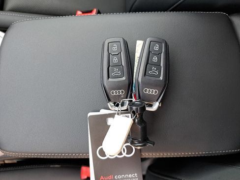 Certified 2025 Audi Q5 Premium Plus w/ Premium Plus AWD/4WD image 38