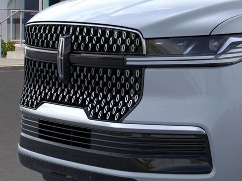 New 2025 Lincoln Navigator L Reserve image 17