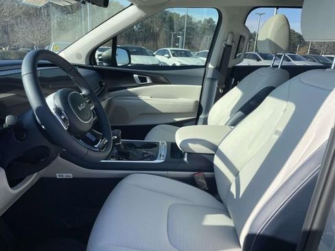 New 2026 Kia Carnival SX Prestige FWD image 4