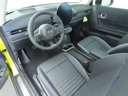 Certified 2025 MINI Cooper S image 9