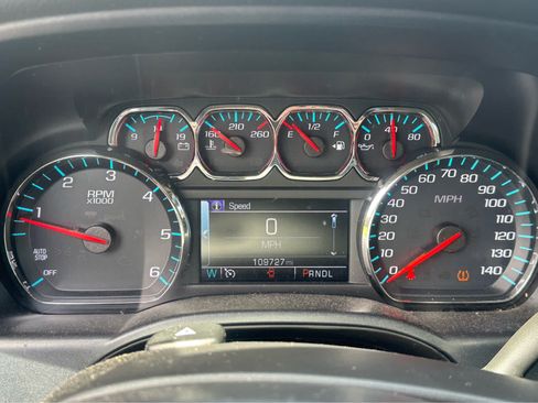 Used 2018 Chevrolet Silverado 1500 LT w/ LT Eassist Package AWD/4WD image 12