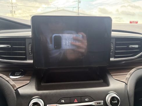 Used 2020 Ford Explorer Limited RWD image 10