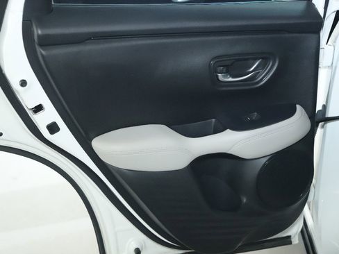 Used 2023 Honda HR-V LX image 13