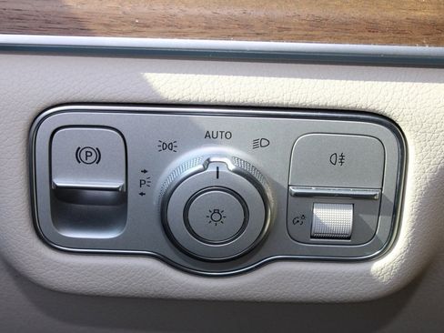 Certified 2023 Mercedes-Benz GLS 450 4MATIC image 13