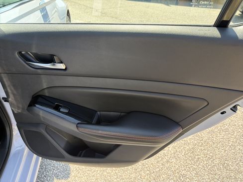 Used 2025 Nissan Altima 2.5 SR FWD image 27