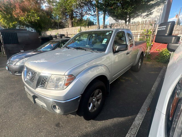 Used 2011 Nissan Frontier SV w/ SV Premium Utility Pkg AWD/4WD image 2