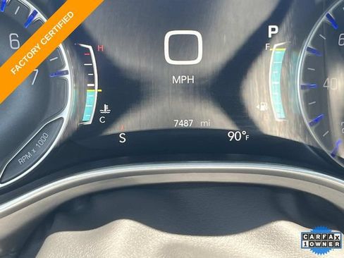 Used 2025 Chrysler Voyager LX FWD image 34