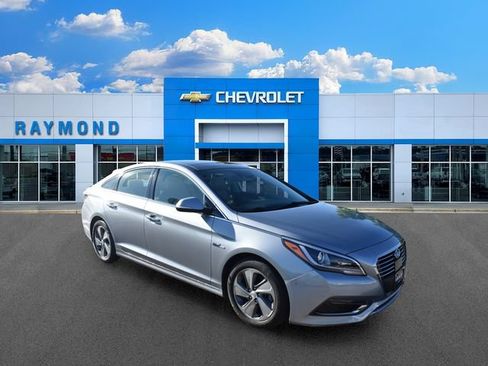 Used 2016 Hyundai Sonata Limited w/ Option Group 02 FWD image 10