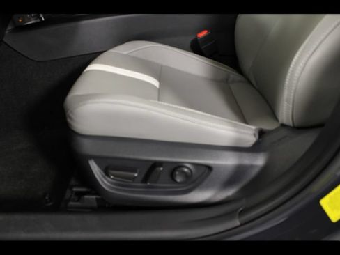 Used 2026 Toyota Camry SE w/ Multimedia Upgrade Package FWD image 17