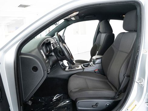 Used 2022 Dodge Charger SXT RWD image 9