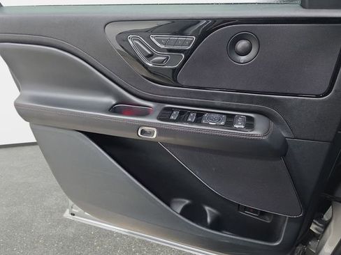 Certified 2023 Lincoln Aviator Reserve w/ Equipment Group 201A image 22