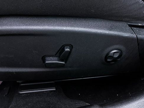 Used 2019 Dodge Charger GT w/ Blacktop Package image 18