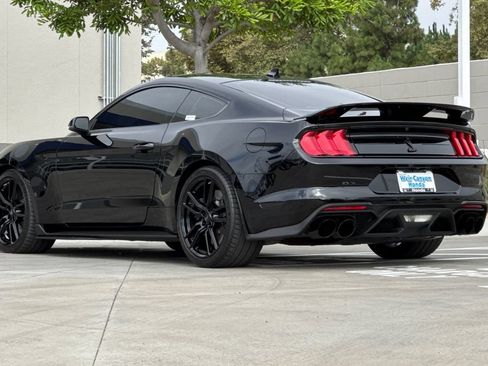 Used 2022 Ford Mustang Shelby GT500 w/ Technology Package RWD image 3