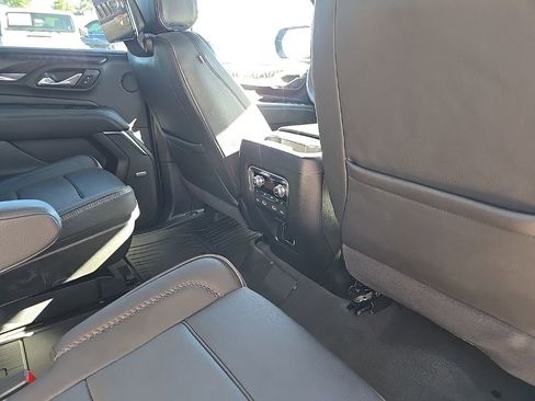 Used 2024 GMC Yukon XL Denali w/ Advanced Technology Package AWD/4WD image 88