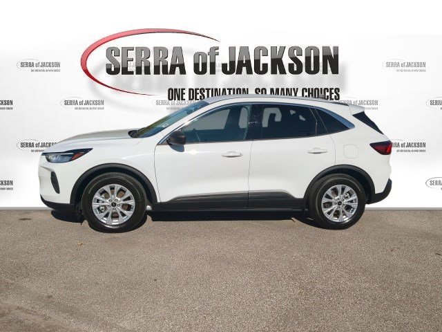 Used 2024 Ford Escape Active FWD image 2